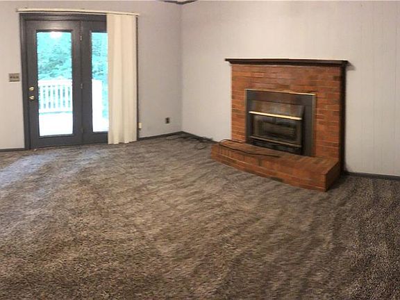 4th image of 506 Barberry Heights Dr