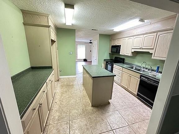 4th image of 629 Clinebrook Dr