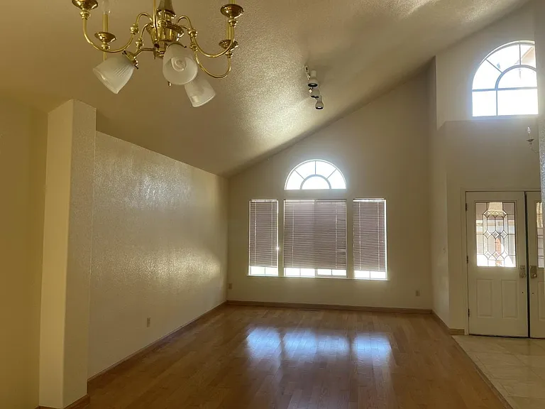 2234 Prestwick Dr — Photo 8