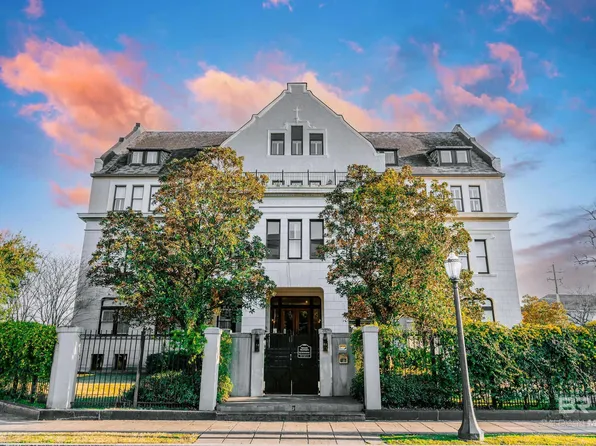 753 Saint Francis St APT 3002B, Mobile, AL 36602