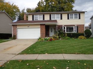 1720 W Catalpa Ln, Mount Prospect, IL 60056