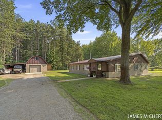 17401 Taft Rd, Spring Lake, MI 49456