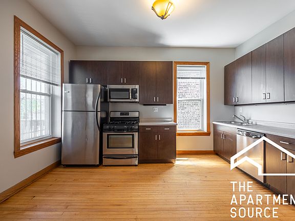 3rd image of 3112 W Fullerton Ave APT 3