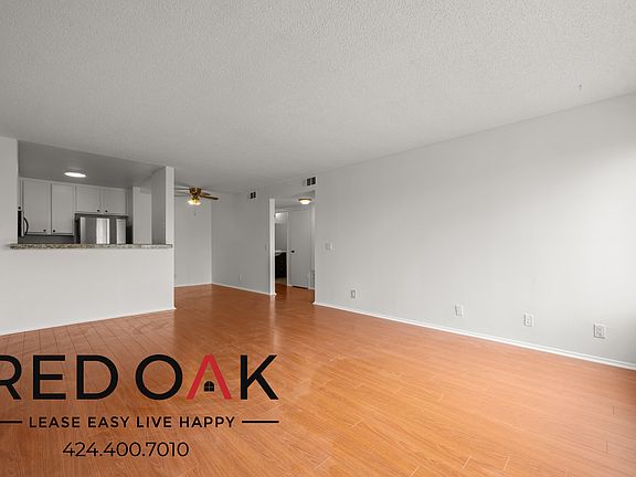 3rd image of 1522 N Formosa Ave #105