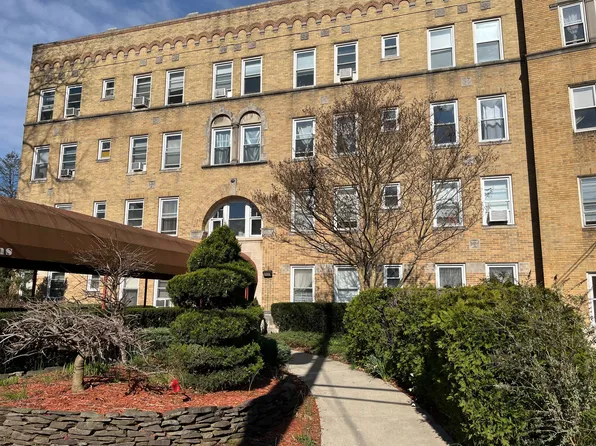 218 Broad Ave APT 1E, Leonia, NJ 07605