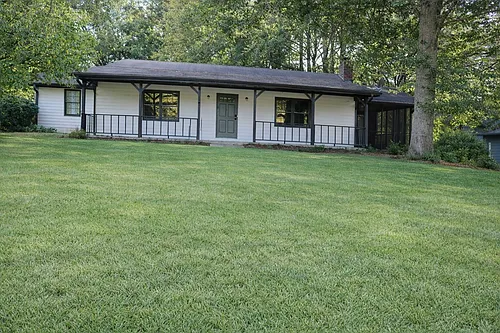30 Fairfield Dr Photo 1