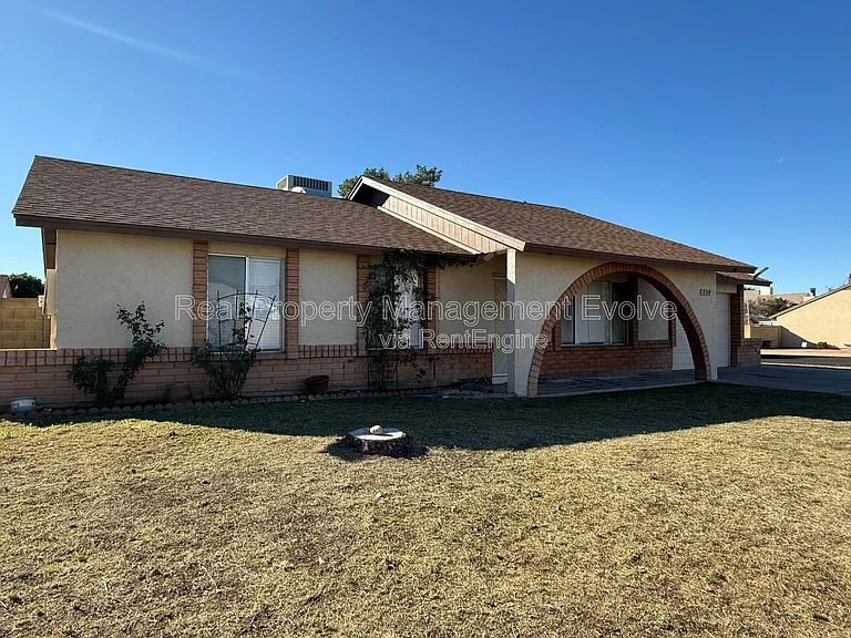 6437 W Sierra St — Photo 2