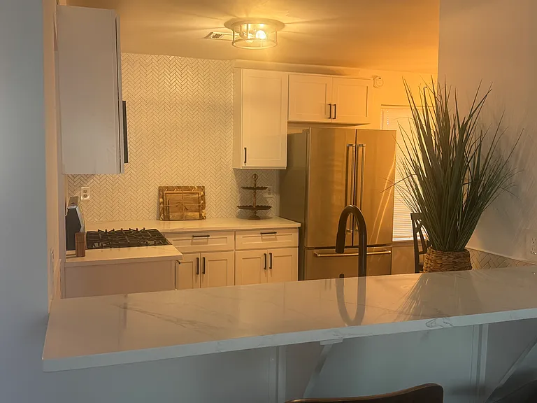 1050 Parkwest Ct — Photo 11