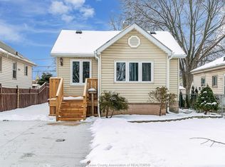 687 Stanley St, Windsor, ON N8X 3B3
