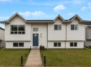 1918 N Strathcona Ter, Strathmore, AB T1P1S8