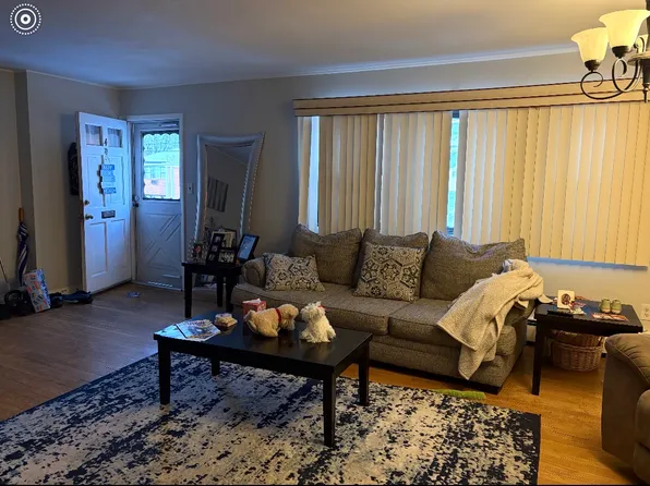 4 Colonial Dr, Little Falls, NJ