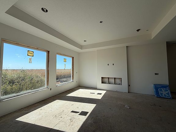 5th image of 226 Aspen Ln