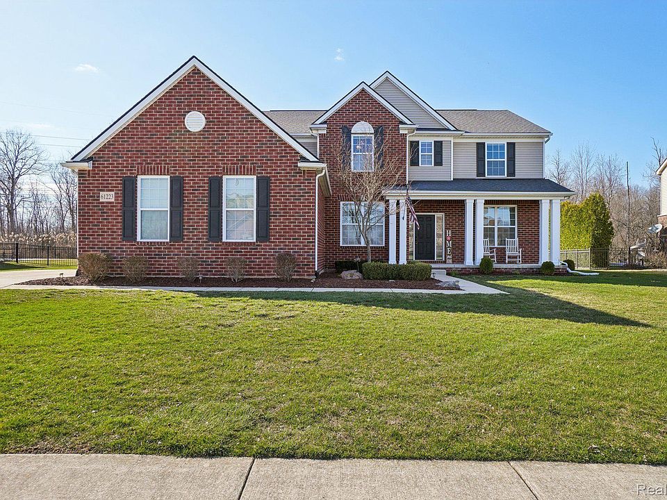 1st image of 61223 Burningwood Dr