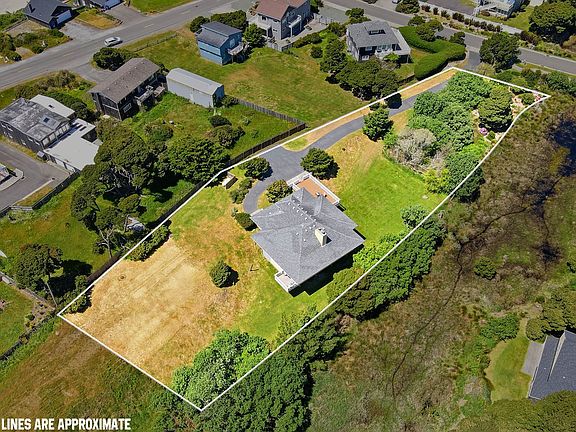 4th image of 1337 Beach Loop Dr SW
