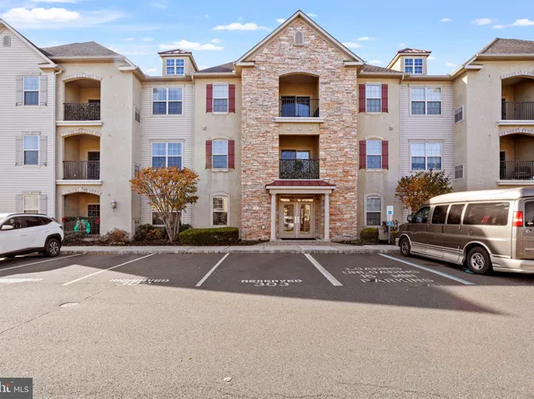 123 Siena Dr, Cinnaminson, NJ 08077