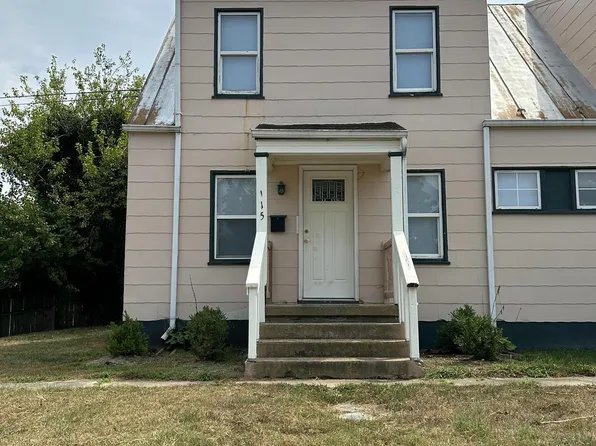 115 N Hawksbill St, Luray, VA 22835
