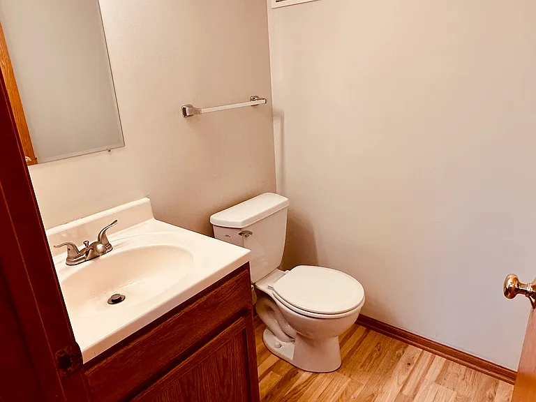 335 Sherwood Ave — Photo 7