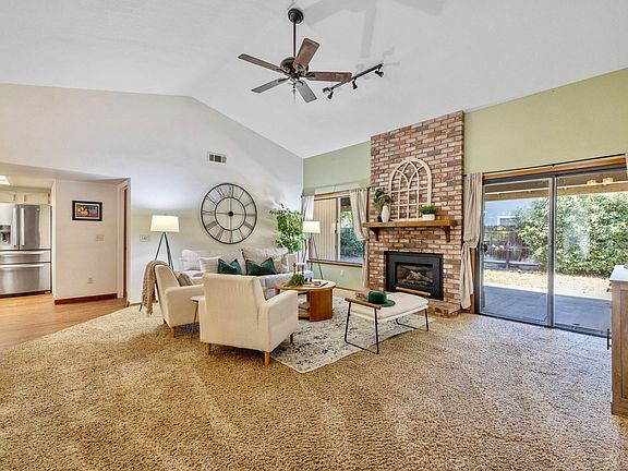 5th image of 1920 E Paradise Avenue