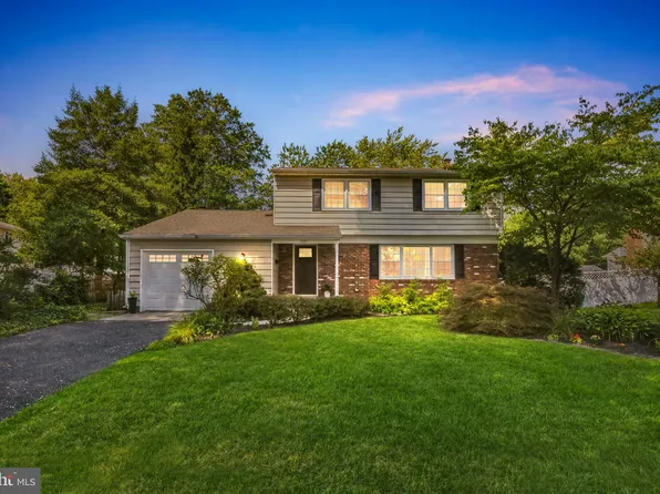 1821 W Point Dr, Cherry Hill, NJ 08003
