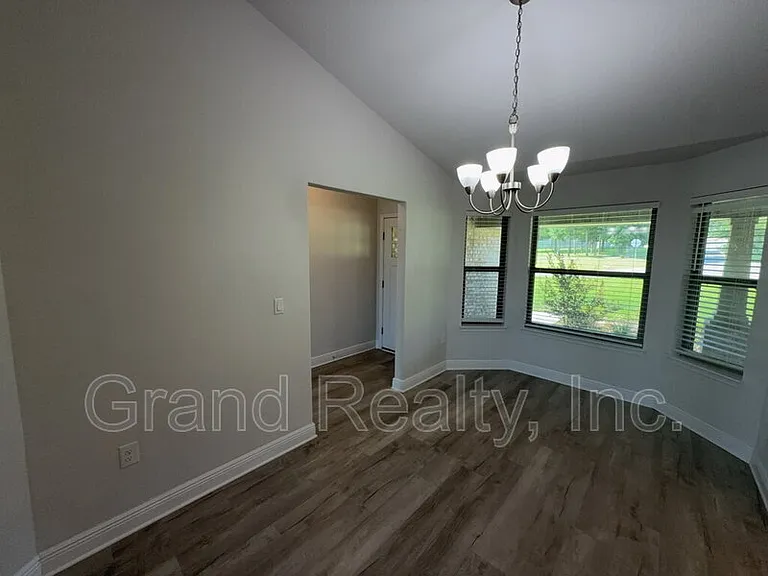 5004 Hamilton Crossing Blvd — Photo 5