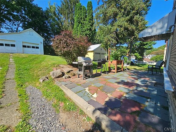3rd image of 433 Vann St