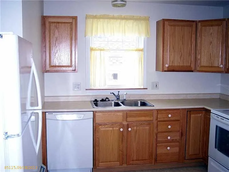 2 bed, 1.5 bath, 1200 sqft, $2,350 — Photo 3