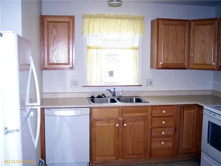 15 Vaughan Ct — Photo 3