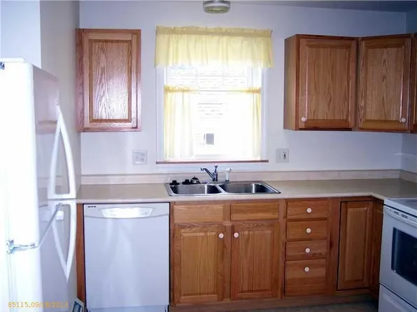 15 Vaughan Ct, Waterville, ME 04901