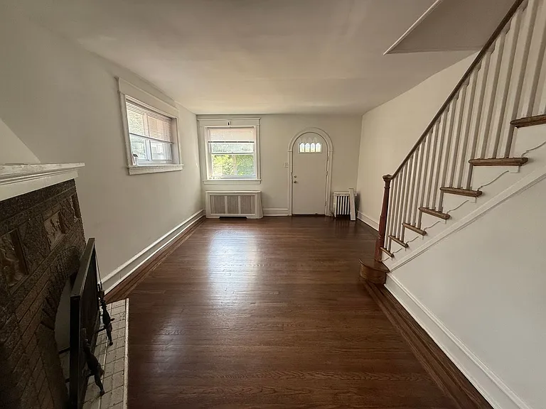 373 E Cliveden St — Photo 8