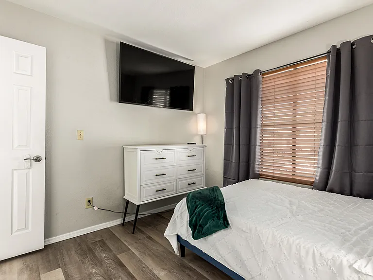 1001 N Pasadena St #50 — Photo 16