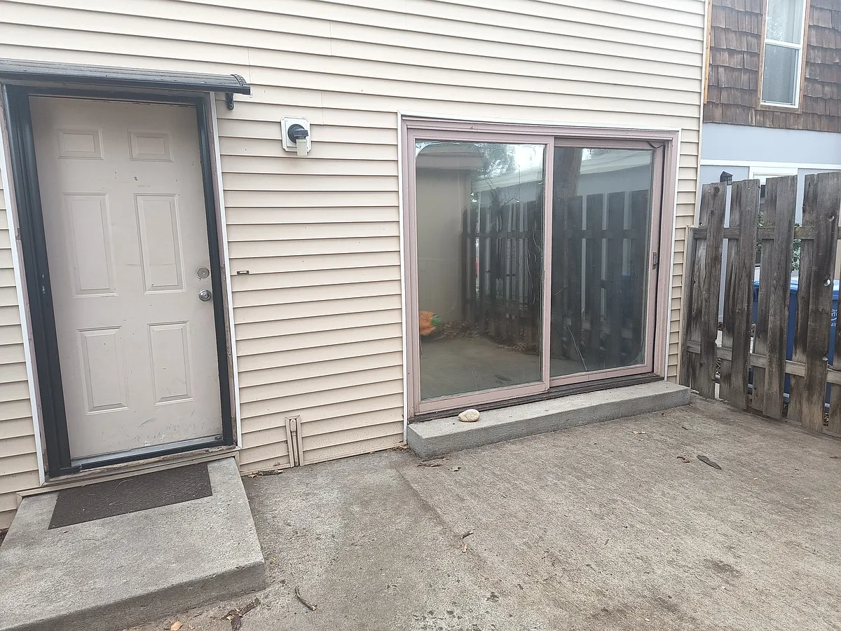 Building Photo - 1476 Edgewood Ct