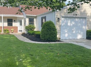 128 Knolls Dr, Stony Brook, NY 11790