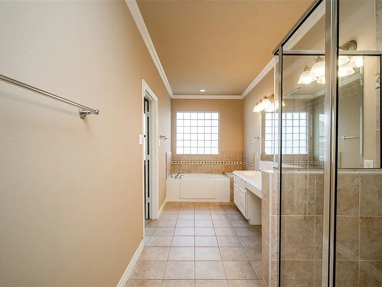 2906 Royal Oaks Crst — Photo 22