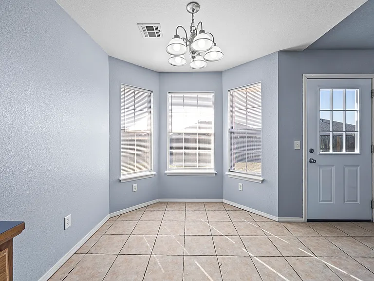 851 Honeysuckle Dr — Photo 14