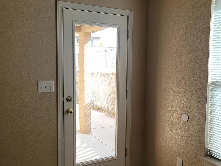 14211 Otter Point Dr — Photo 48