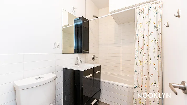 Rented by Nooklyn NYC LLC | media 30