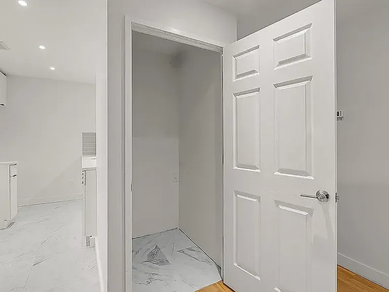 385 Vernon Ave #1B — Photo 13