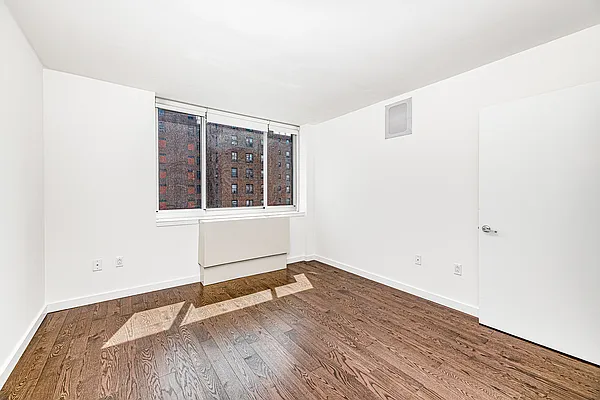 Rented by REAL New York | media 27