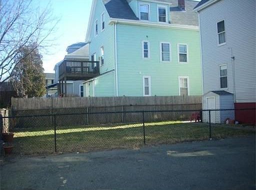 3rd image of 3 1/2 Essex St