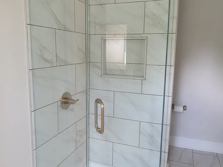 Fully tiled Shower