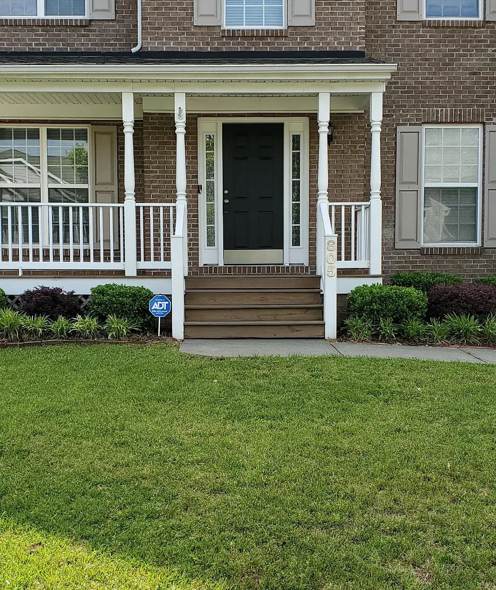 805 Pristine Ln — Photo 3