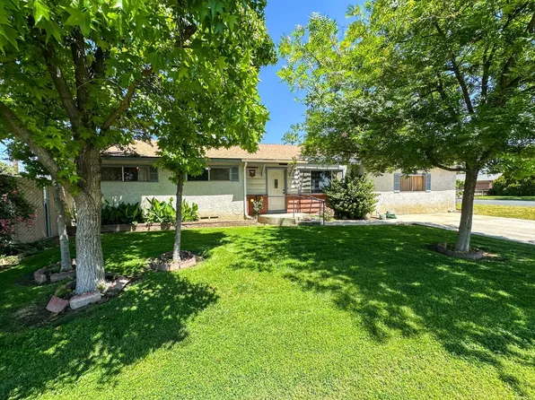 1482 W Thurman Ave, Porterville, CA 93257