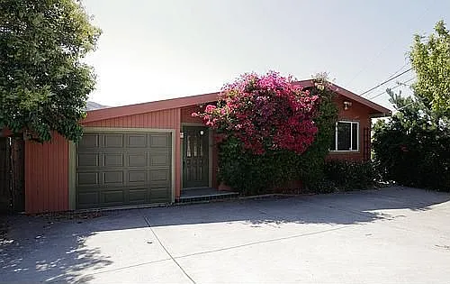 102 Tulare St photo 1