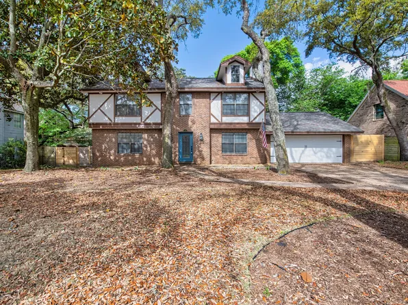 7 Shady Ln, Mary Esther, FL 32569