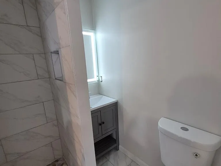 2015 E Fairmount Ave — Photo 13