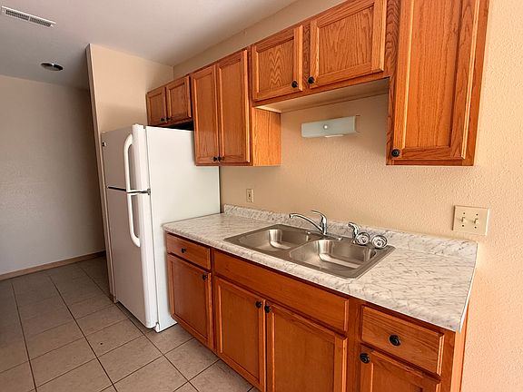 4th image of 42 Satin Dr #42