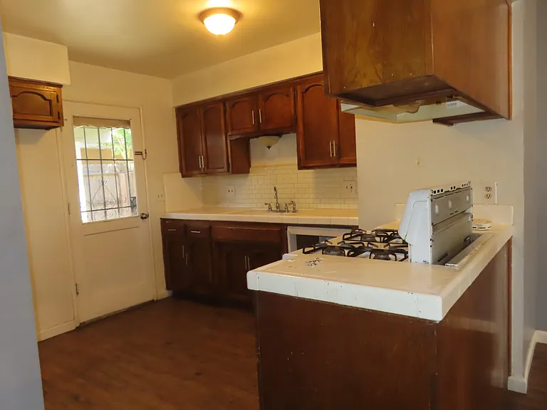 2530 W Mission Ct — Photo 3
