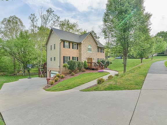 2nd image of 300 Silver Oak Dr