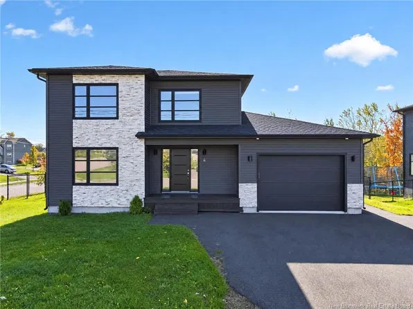 4 Francfort Cres, Moncton, NB E1G 5W6