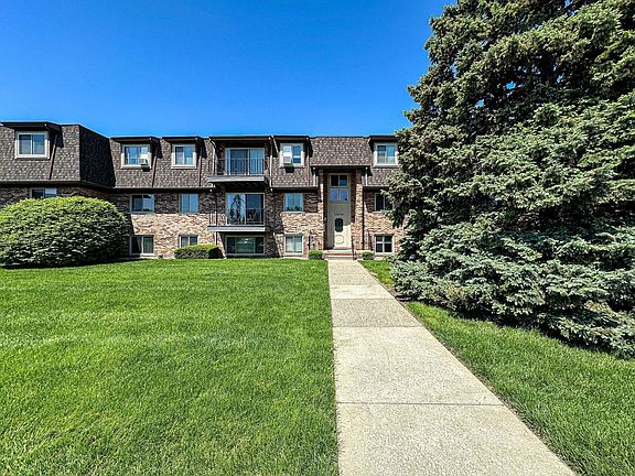 2nd image of 410 Riviera Dr